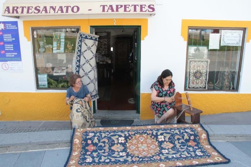 Logótipo de Casa Tiraz — Comércio