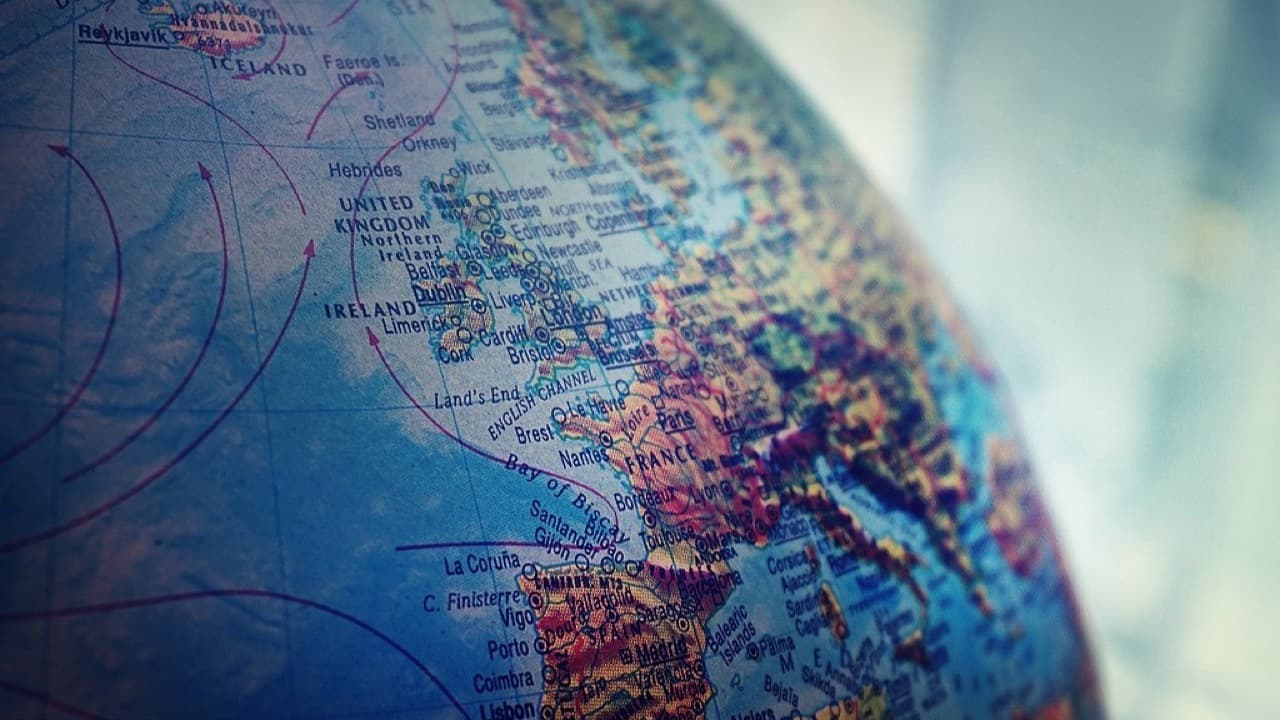 Imagem da notícia: Município apoia dois alunos de Aveiro no Campeonato Internacional de Geografia