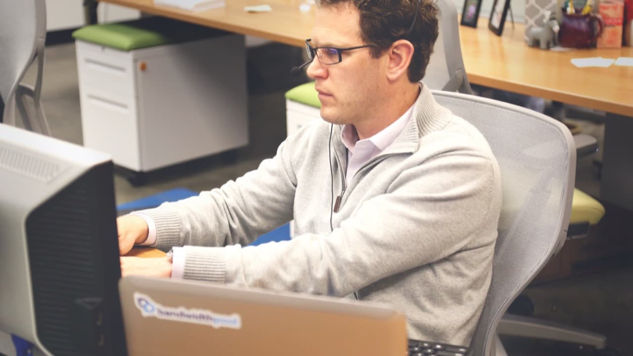 Imagem da notícia: Cascais divulga três programas para quem procura emprego