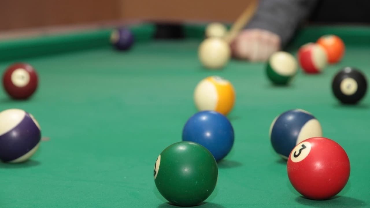 Imagem da notícia: Orçamento Participativo Jovem entrega duas mesas de pool à SRD Entradense