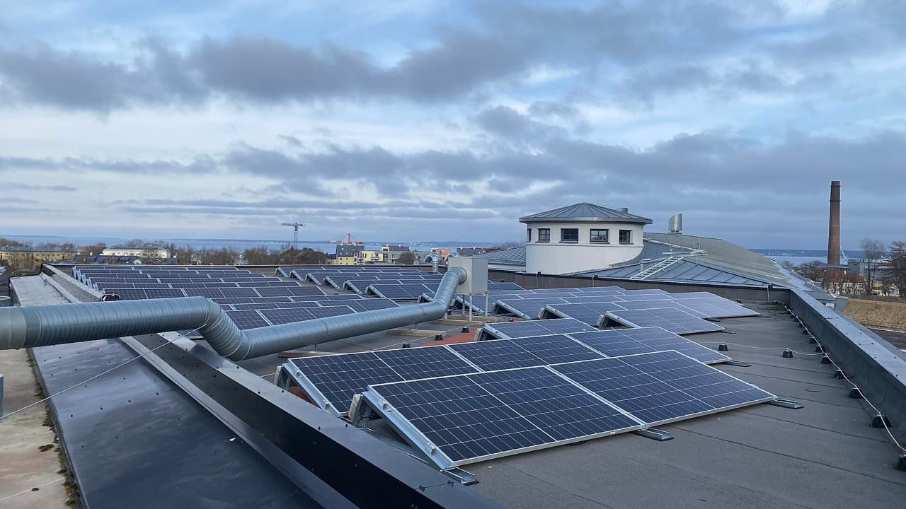 Imagem da notícia: Rádio Castrense passa a garantir emissão contínua com energia solar
