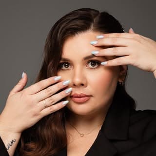 Logótipo de Mel's Nails Boutique — Beleza & Bem-estar