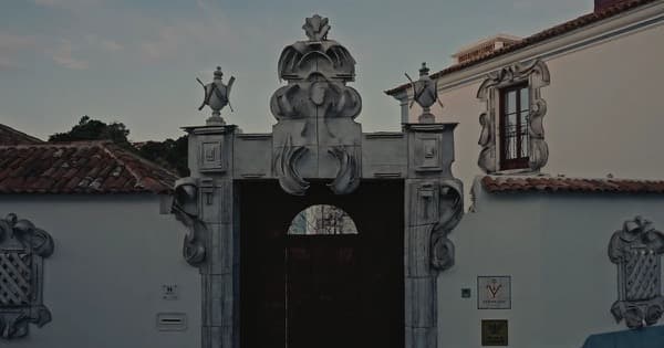 Logótipo de Vermelho Melides — Alojamento
