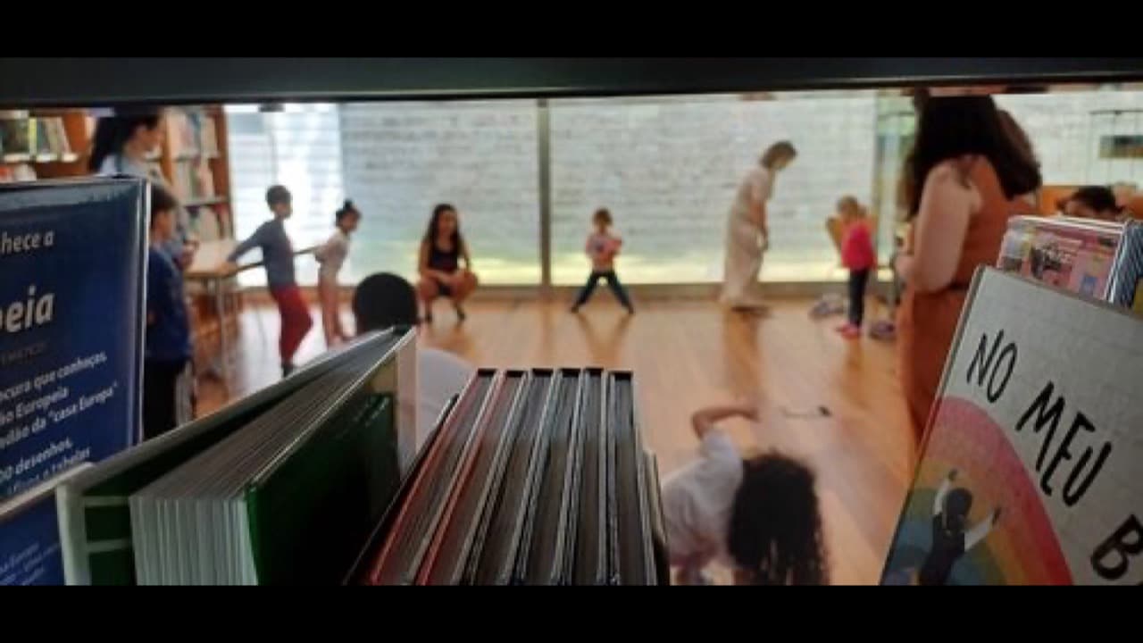 Imagem do evento: Playoga | Em família… na biblioteca