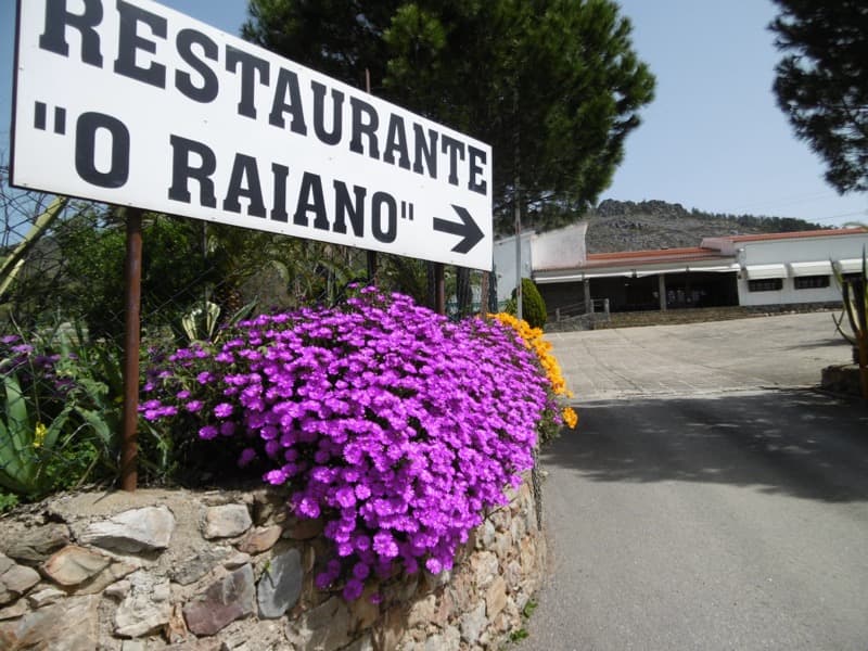 Logótipo de Restaurante O Raiano — Restauração