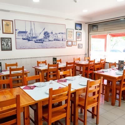 Logótipo de Restaurante Dona Elvira — Restauração