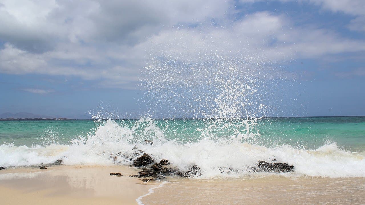Imagem da notícia: Calheta abriu época do ténis de praia com 17 duplas