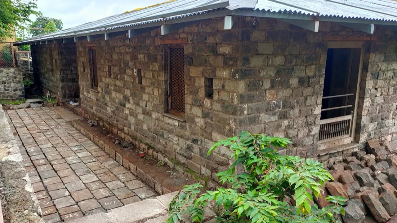 Imagem da notícia: Doze voluntários reabilitam duas casas em Caminha com a associação Just a Change