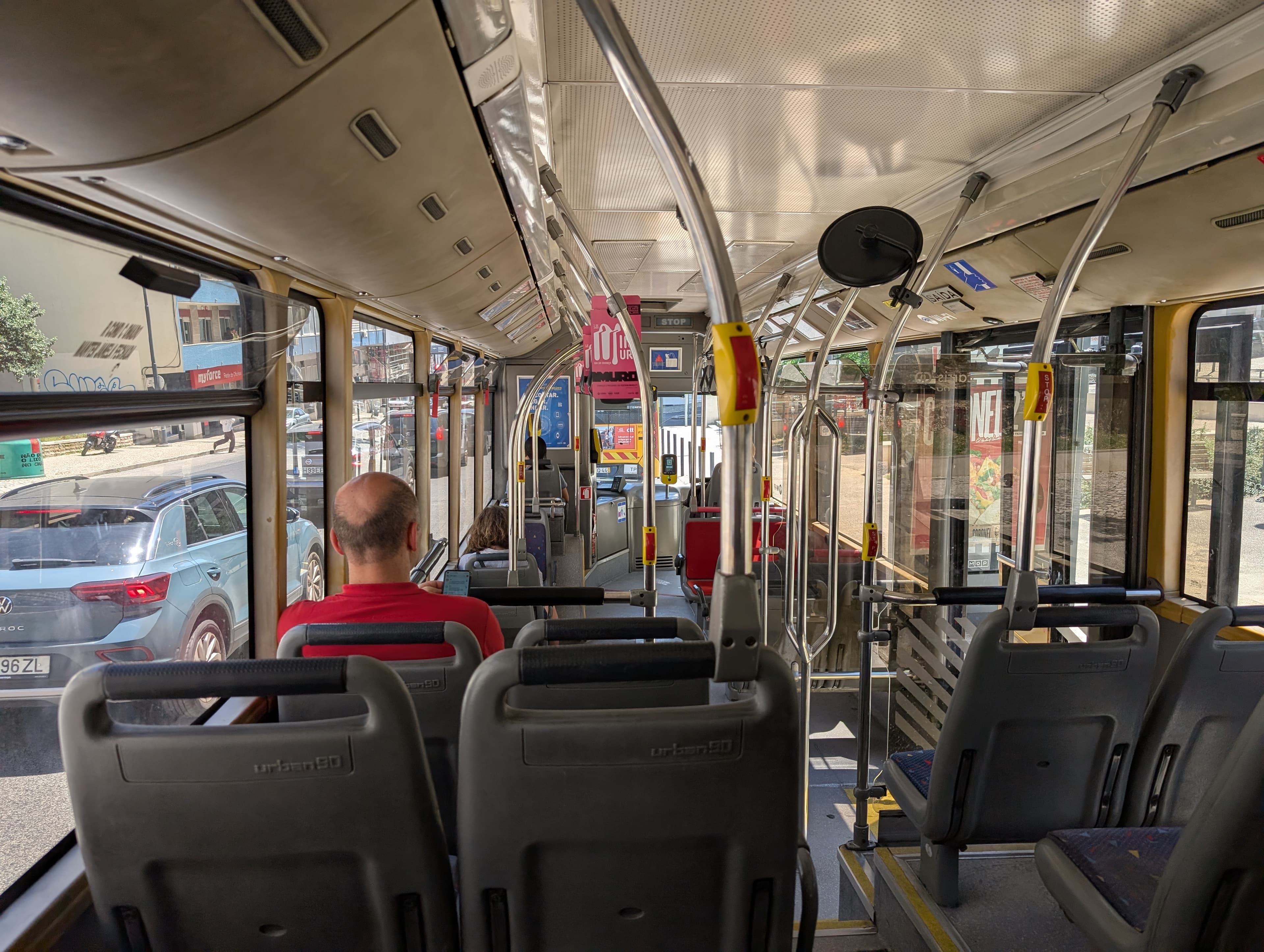 Imagem da notícia: Carris Metropolitana otimiza linhas rápidas entre Moita, Montijo e Lisboa