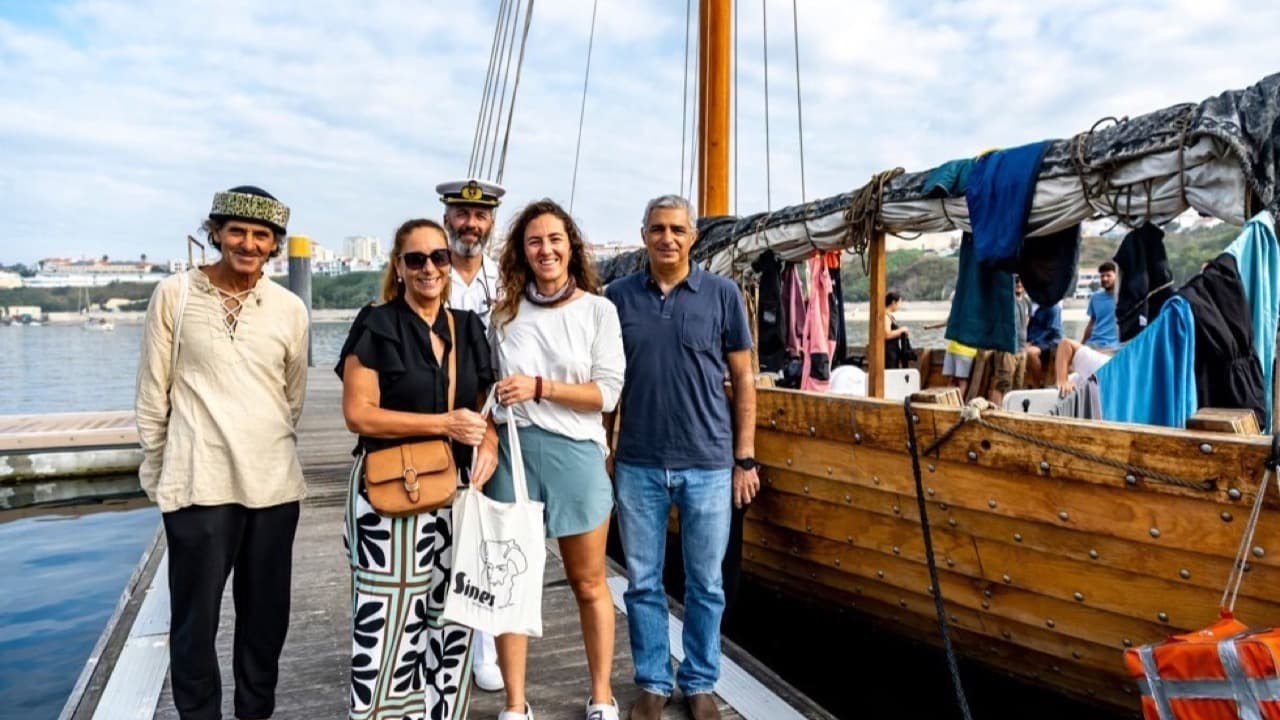 Imagem da notícia: Drakkar de inspiração viking fez escala na Marina de Sines