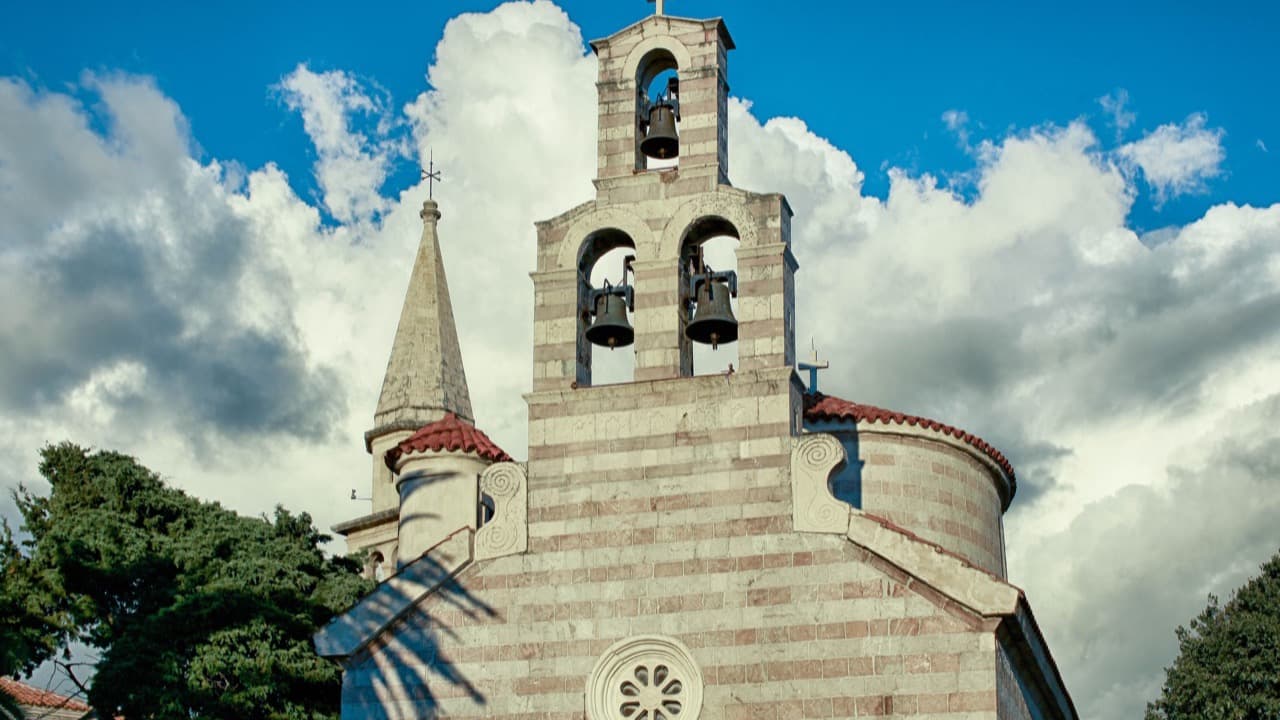 Imagem da notícia: Requalificação do adro da Igreja de Águas Santas concluída e inaugurada