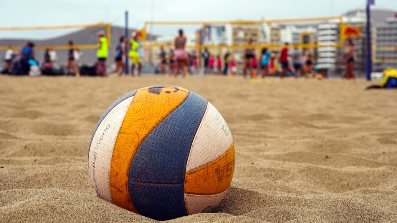 Imagem da notícia: Praia Fluvial de S. Paio ganha campo de voleibol