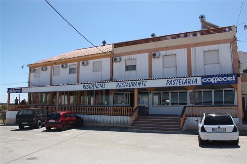 Logótipo de Restaurante Nefama — Restauração em Ourique