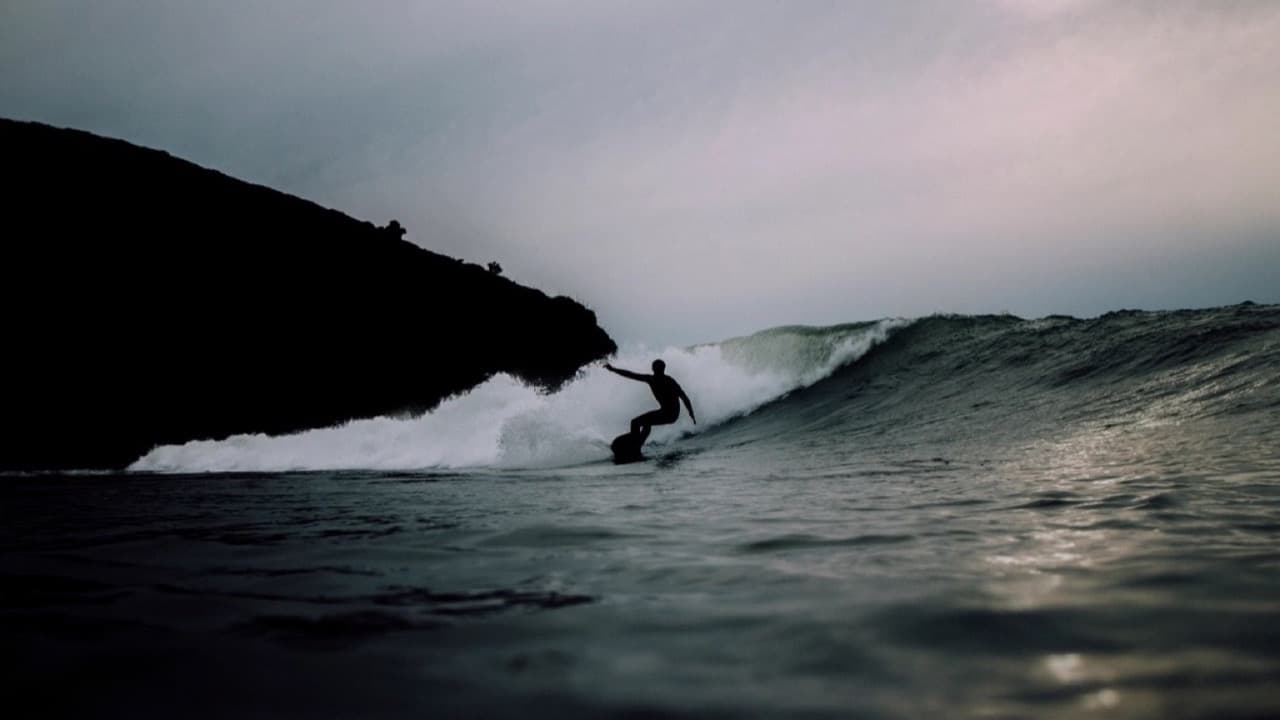 Imagem da notícia: Pedro Palma vence Pantín Classic e dá novo pódio internacional ao ParaSurfing de Portimão