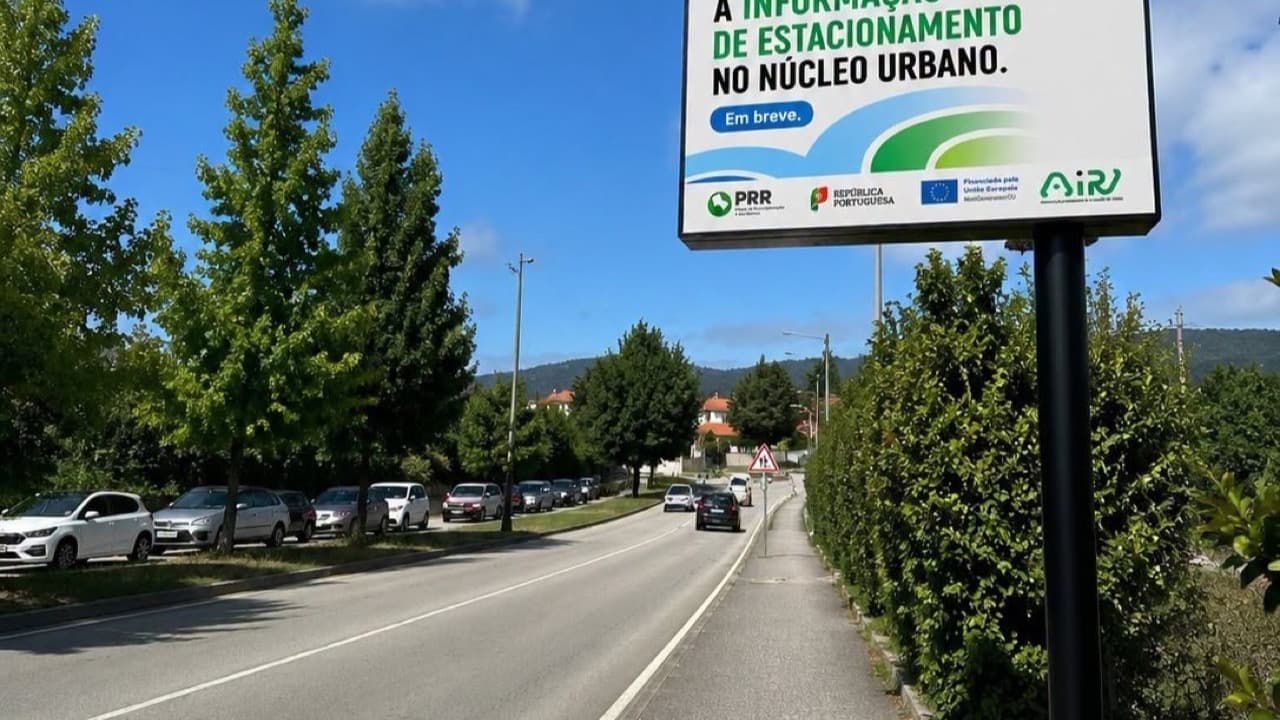 Imagem da notícia: Sensores e painéis digitais vão facilitar o estacionamento no centro de São Pedro do Sul