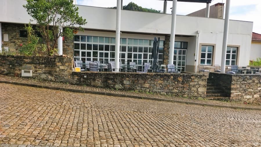 Logótipo de Restaurante Vale Mourão — Restauração