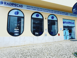 Logótipo de Radipeças — Tecnologia em Almada