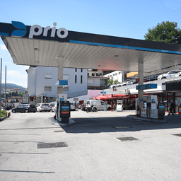 Logótipo de Prio — Automóvel em Amarante