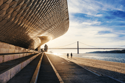 Logótipo de Lux Properties — Imobiliário em Coimbra
