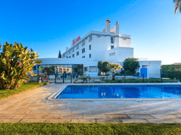 Logótipo de Ibis — Alojamento em Faro