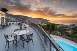 Logótipo de Quinta das Vistas — Alojamento em Funchal