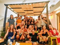 Logótipo de Sol a Sol Hostel — Alojamento em Lagos
