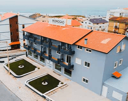 Logótipo de Pedrogão Guesthouse — Alojamento em Leiria
