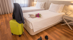 Logótipo de Hotel Travel Park — Alojamento em Lisboa