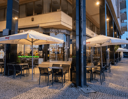 Logótipo de Café Velazquez — Restauração em Porto