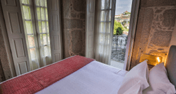 Logótipo de My Ribeira Guest House — Alojamento em Porto
