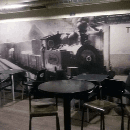 Logótipo de Uq'Bebes Bar — Restauração em Tondela