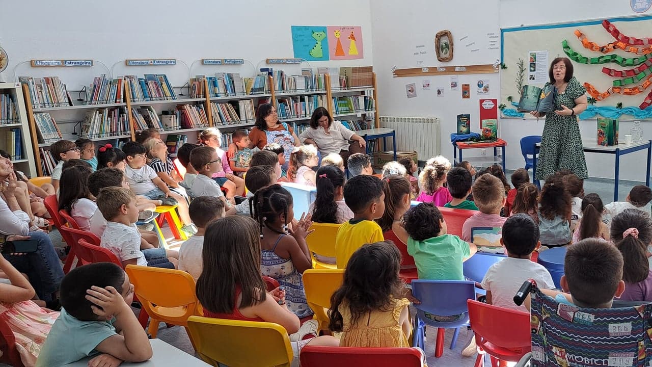 Imagem da notícia: Biblioteca Escolar Margarida Fonseca Santos reabre requalificada