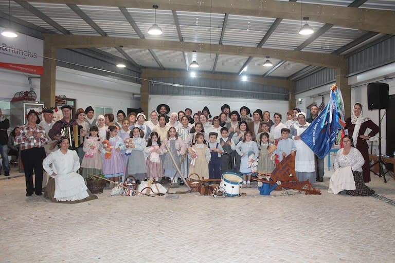 Logótipo de Rancho Folclórico "Os Pescadores de Ribamar" — Cultura & Lazer em Lourinhã