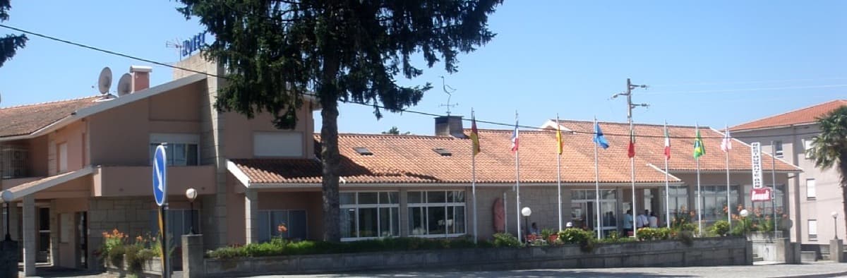 Logótipo de Hotel Cruz da Mata — Alojamento em Mangualde