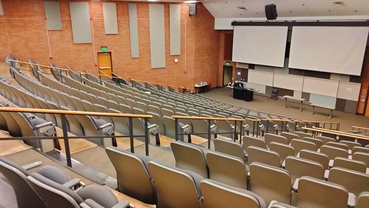 Imagem da notícia: Município apoia três alunas na Universidade Júnior
