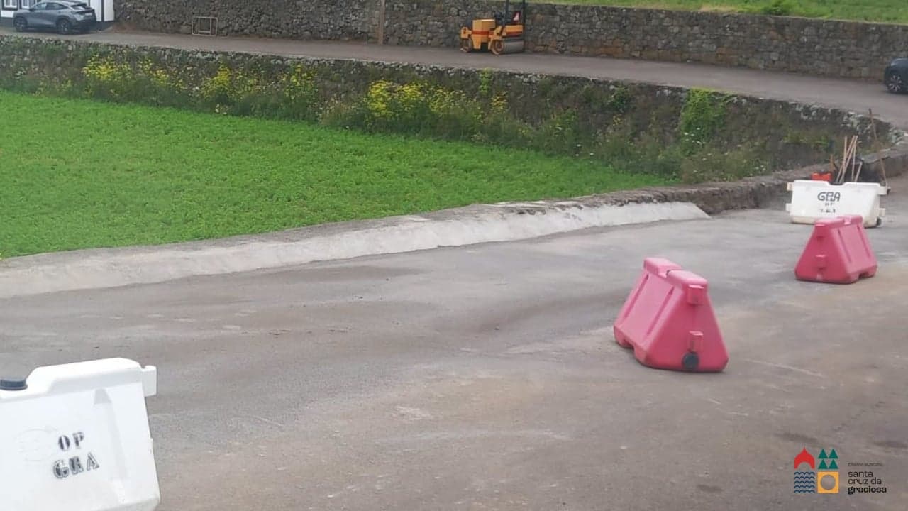 Imagem da notícia: Rua Nossa Senhora da Ajuda reparada após abatimento do pavimento