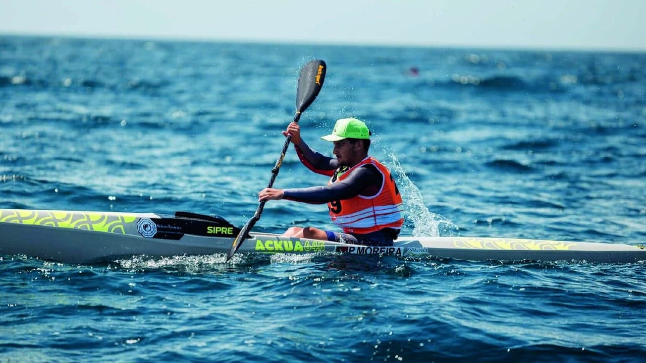 Imagem da notícia: Canoísta vilacondense vice-campeão da Europa de Canoagem de Mar
