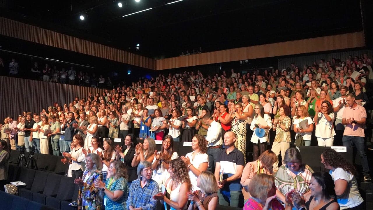 Imagem da notícia: Encontro municipal reúne especialistas para debater o futuro da educação