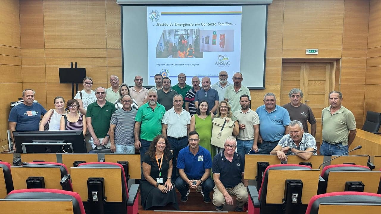 Imagem da notícia: Ansião qualifica voluntários de proteção civil
