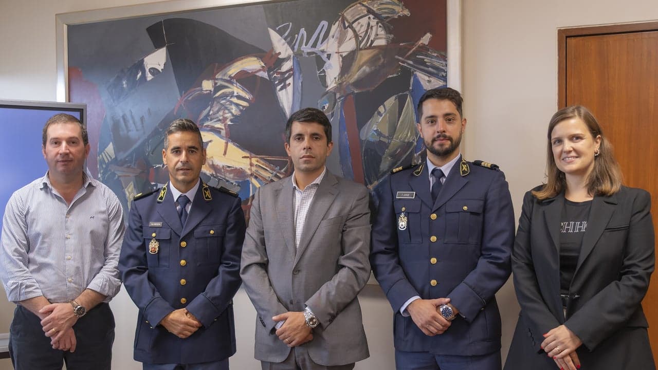 Imagem da notícia: Câmara de Armamar recebe novo comandante do posto da GNR