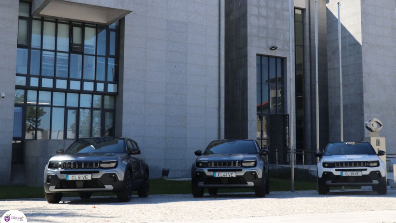 Imagem da notícia: Carregal do Sal adquire três viaturas elétricas para a frota municipal
