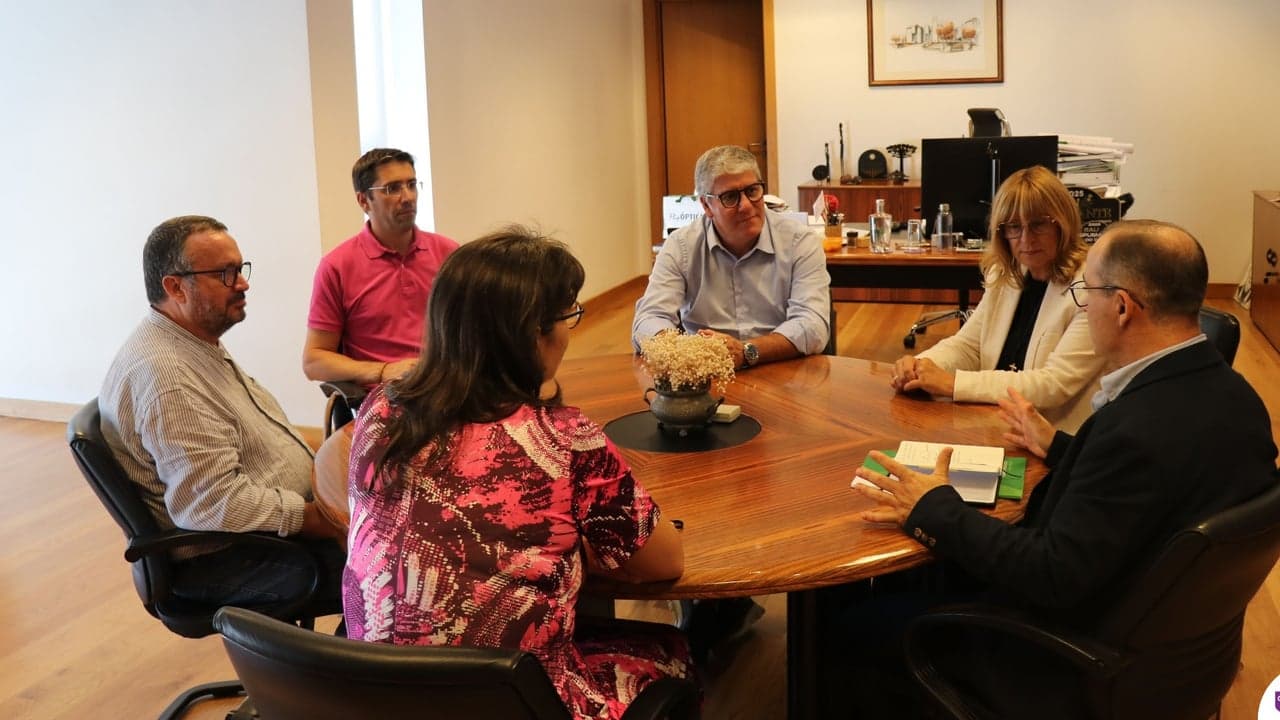 Imagem da notícia: Carregal do Sal e Centro de Emprego de Tondela reforçam cooperação