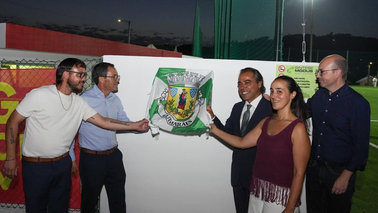 Imagem da notícia: Calvos inaugura novo relvado sintético apoiado pela Câmara