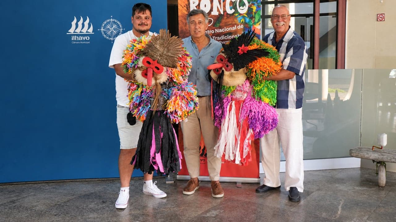 Imagem da notícia: RONCO reúne 22 grupos de máscaras tradicionais em Vale de Ílhavo
