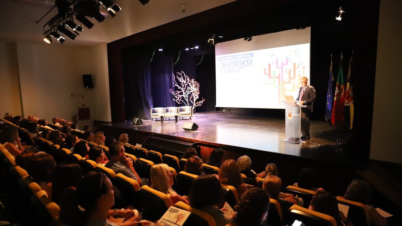 Imagem da notícia: Encontro municipal reflete sobre educação e resiliência comunitária