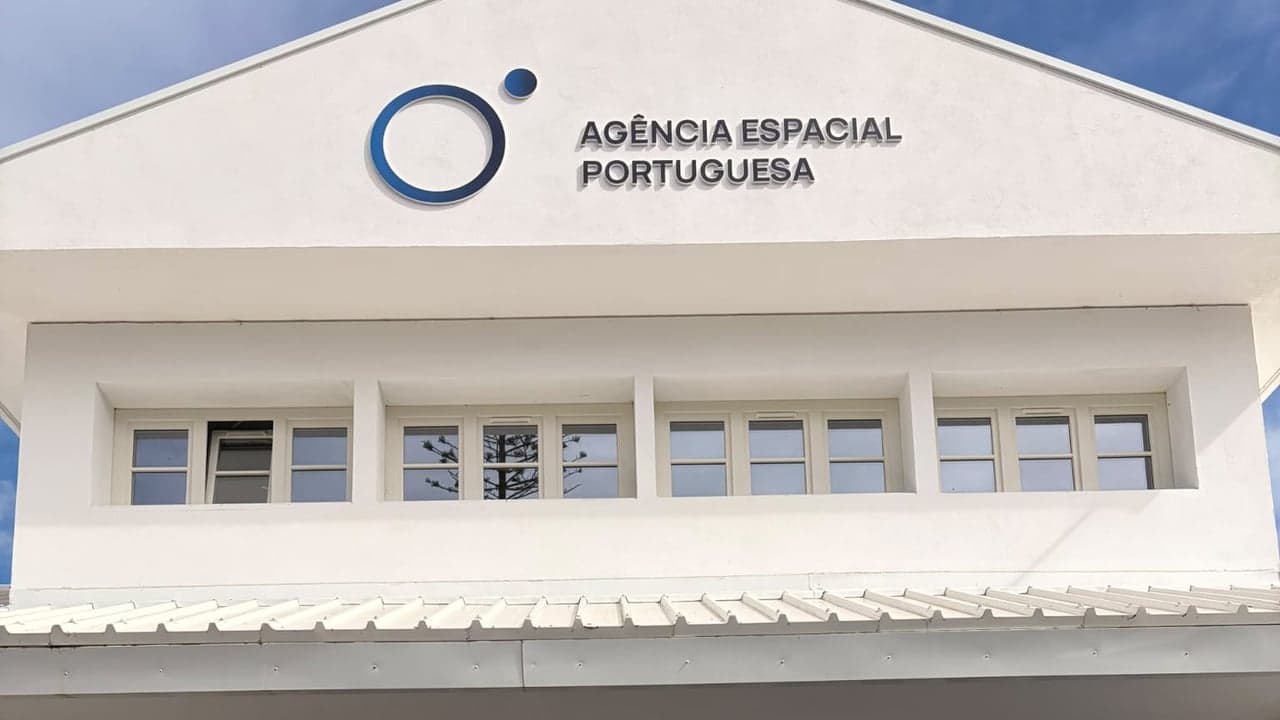 Imagem da notícia: Jovem marinhense vivencia voo parabólico em programa aeroespacial