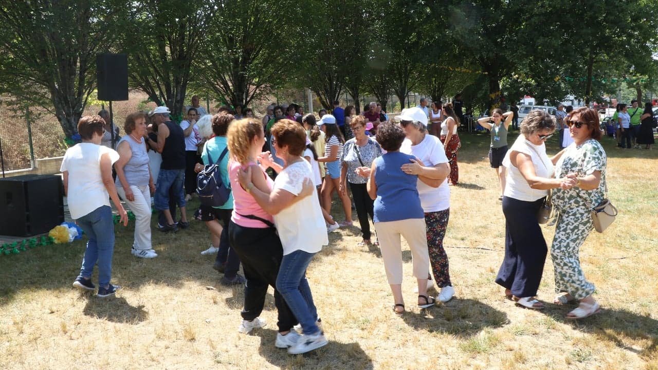 Imagem da notícia: Mortágua assinalou Dia dos Avós com jogos e convívio no Parque Verde