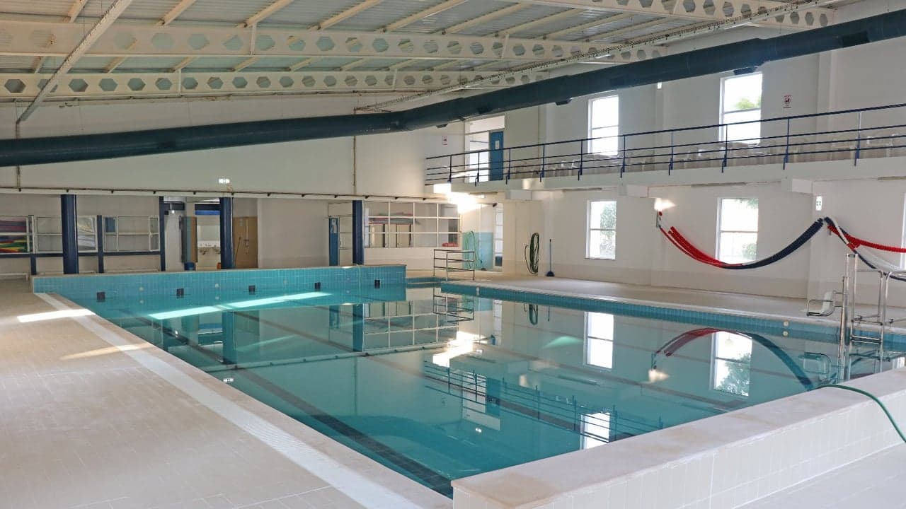 Imagem da notícia: Piscina Municipal Coberta de Moura reabre a 6 de outubro