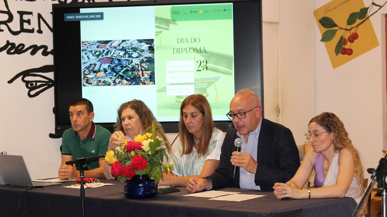 Imagem da notícia: Dia do Diploma distingue mérito escolar em Murça