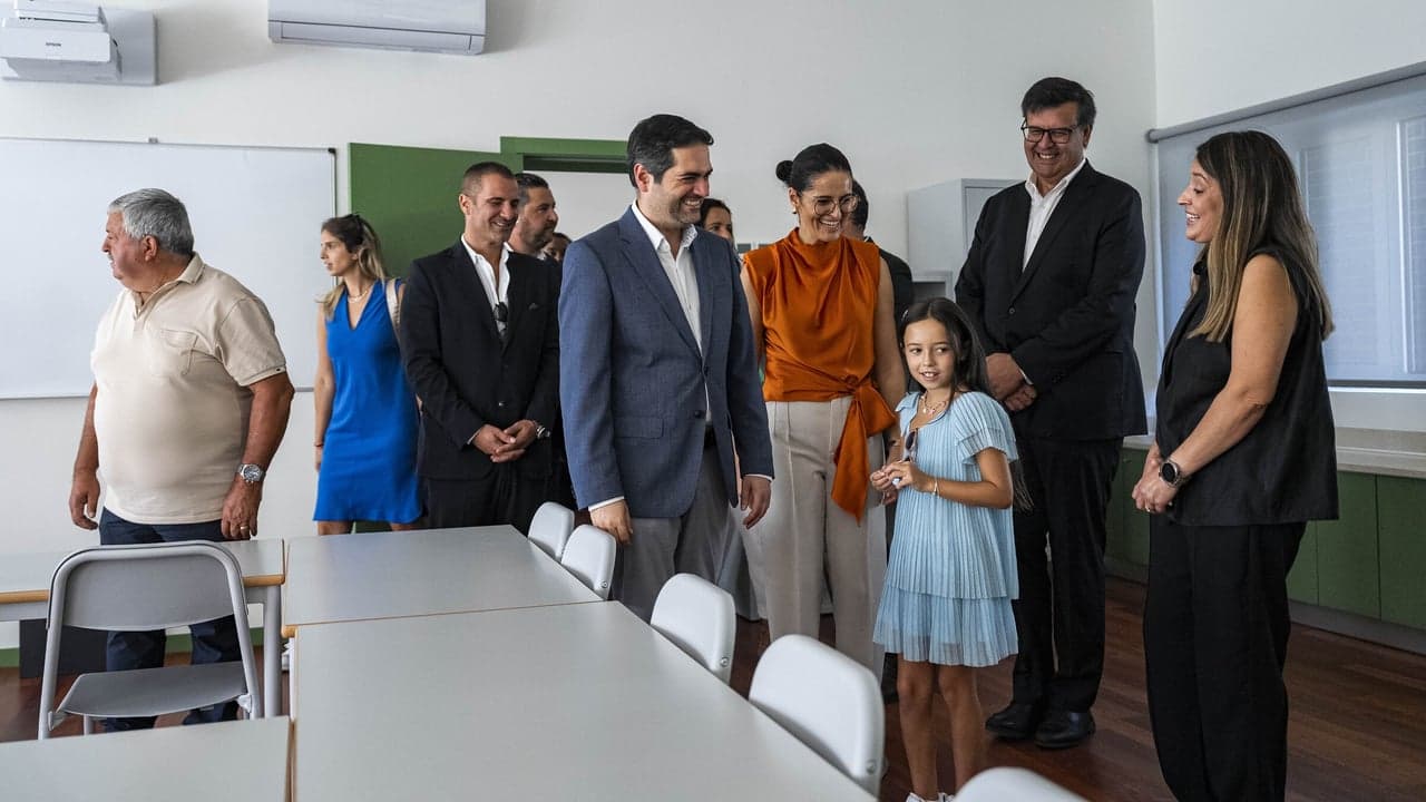 Imagem da notícia: Escola Básica de Peroselo inaugurada após requalificação completa